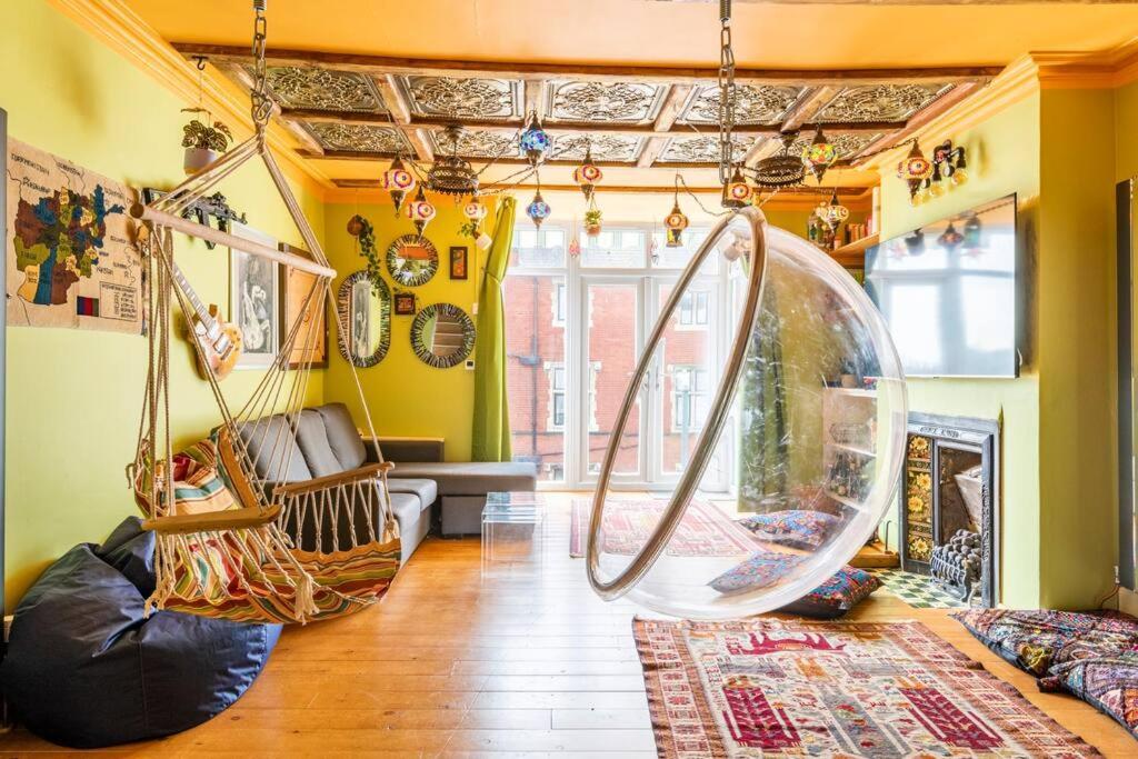 Apartment Journeyman's Hideaway