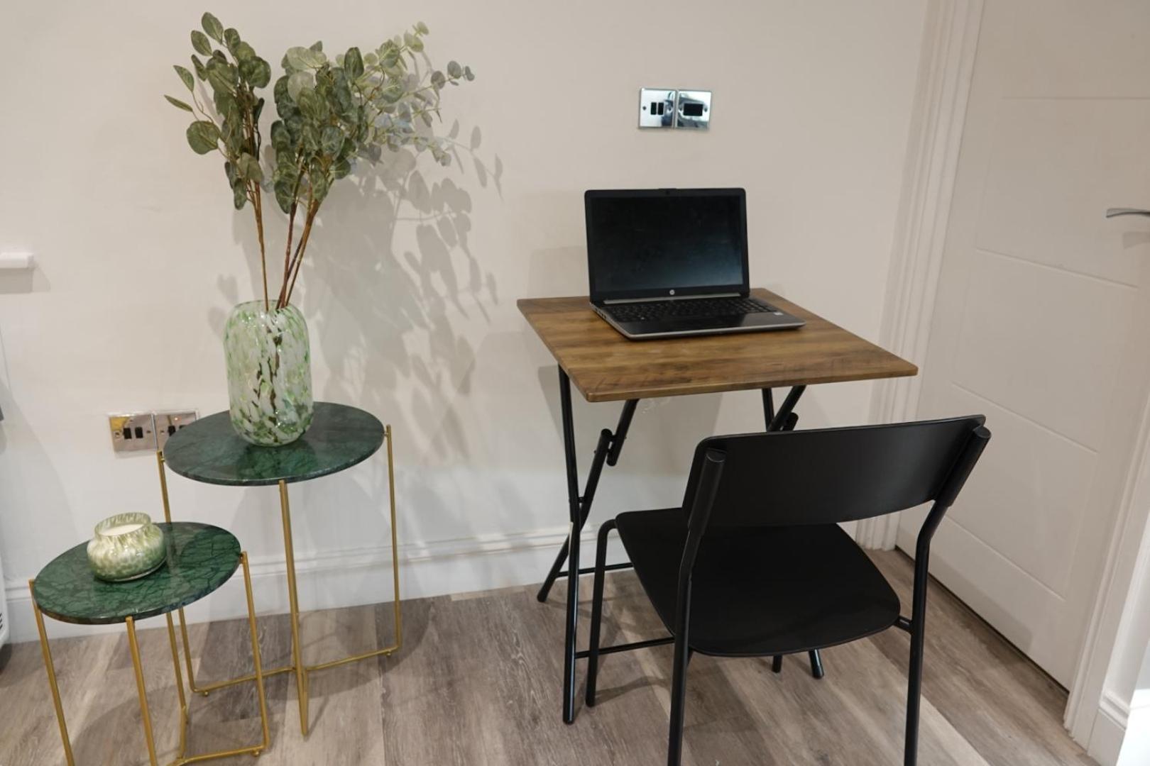 Cosy 1 Bedroom Apartment *