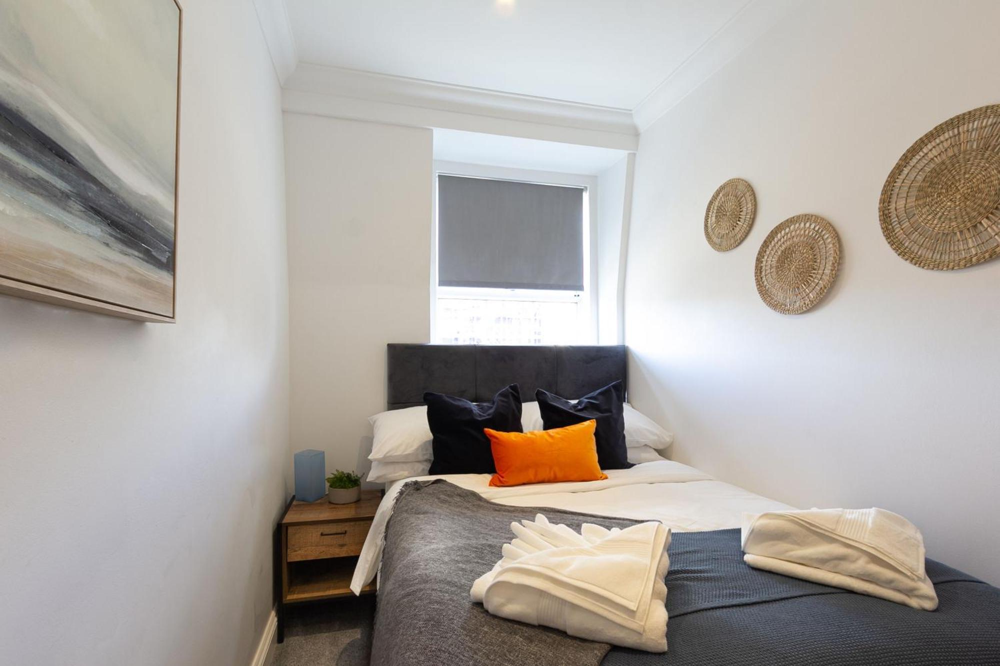 Cosy 2 Bedroom - Near & Shops! * Brighton