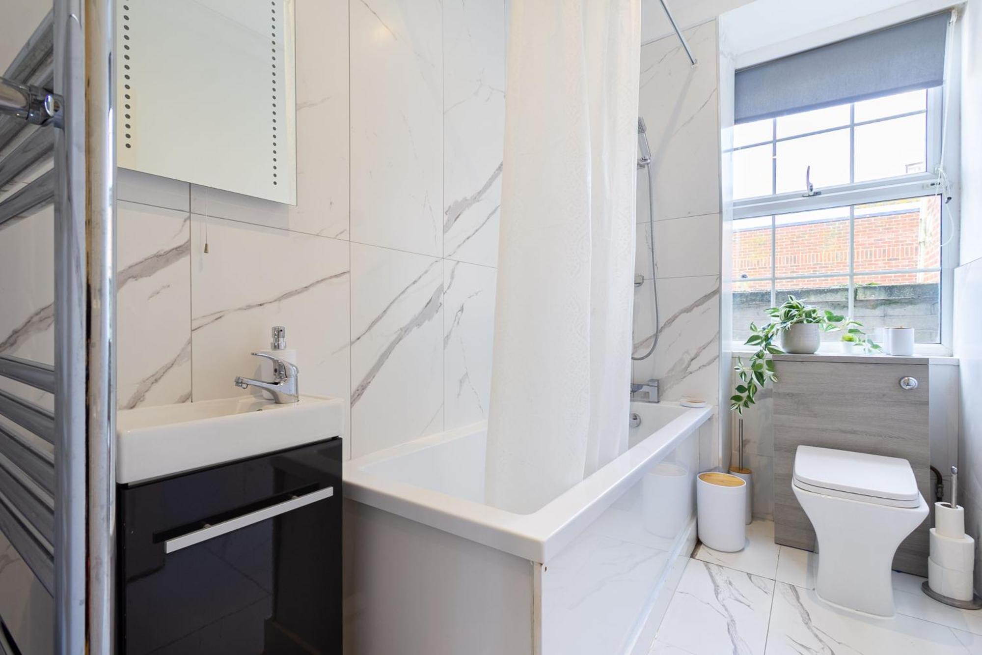 Apartment Cosy 2 Bedroom - Near & Shops!