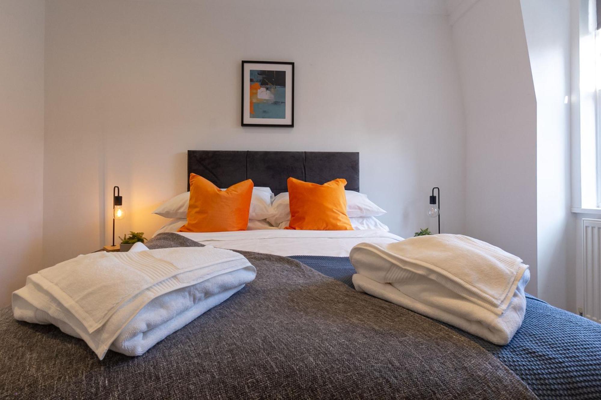 Cosy 2 Bedroom - Near & Shops! Brighton