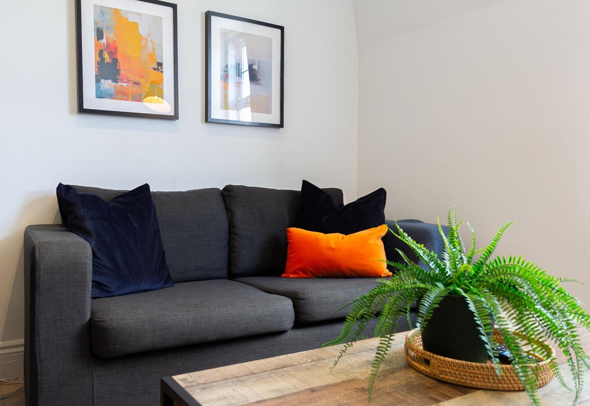 Apartment Cosy 2 Bedroom - Near & Shops! *
