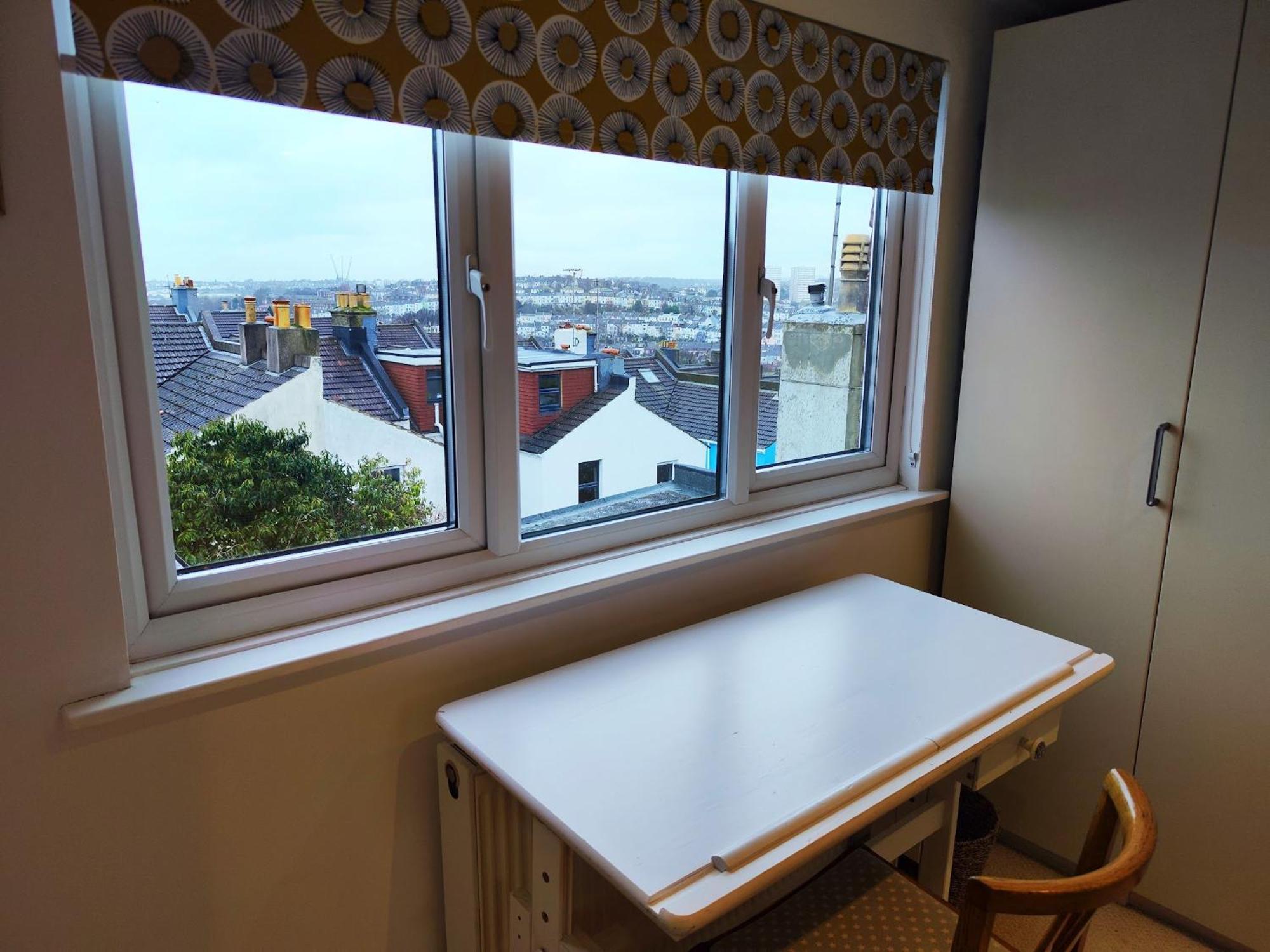 Large Light Loft - En Homestay