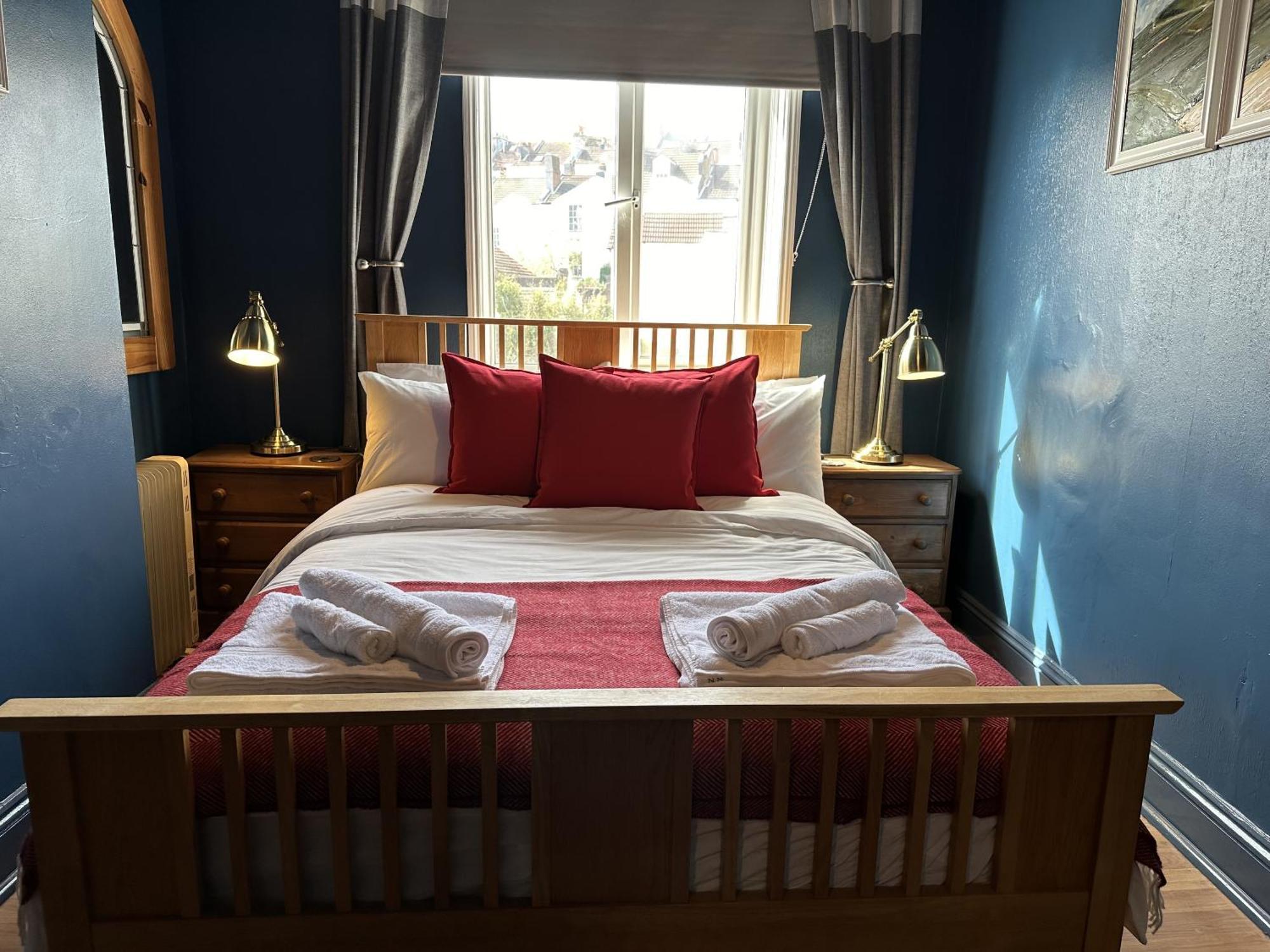 Noble Nooks - Victorian Hideaway At Station Apartment