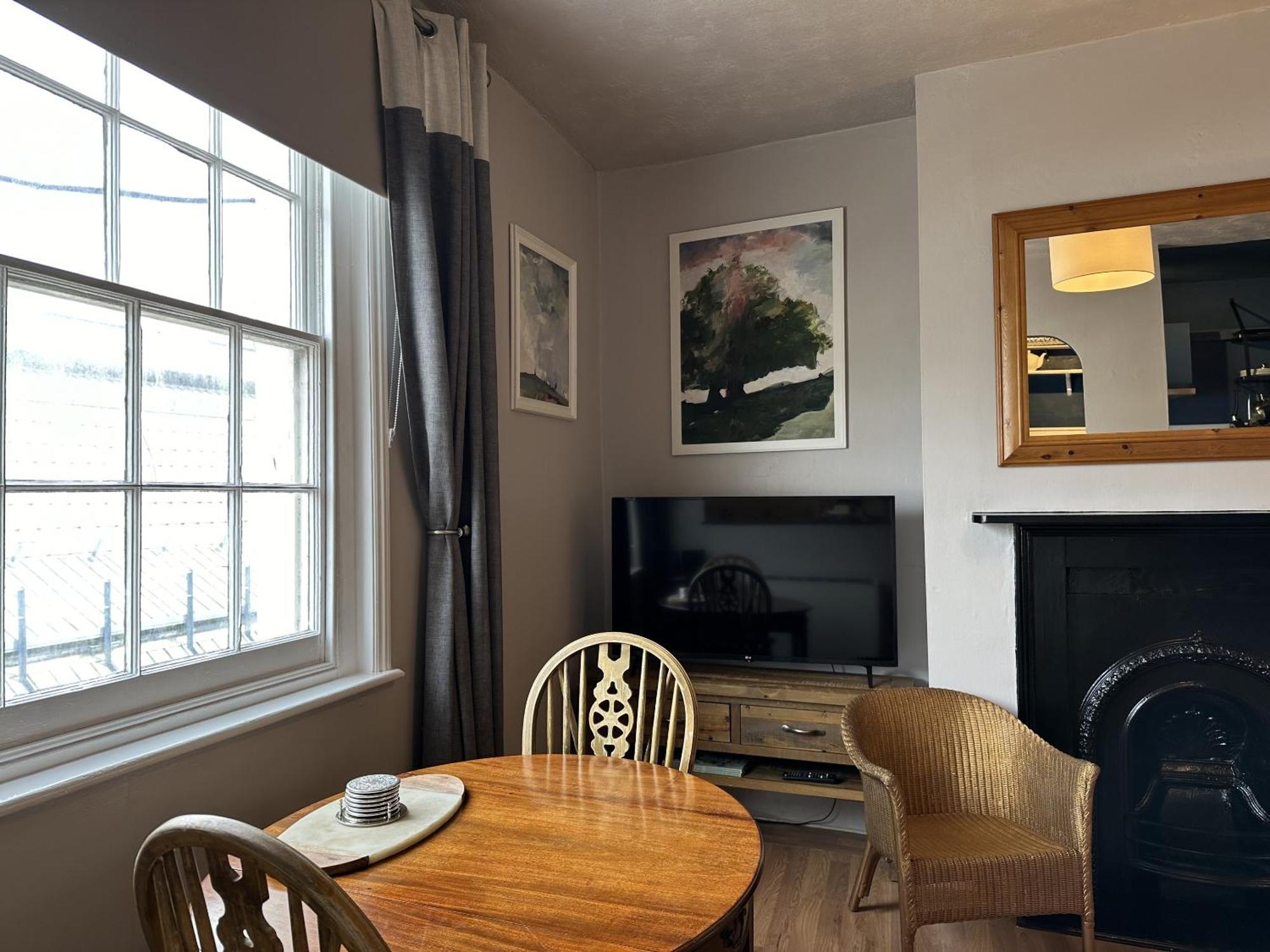 Noble Nooks - Victorian Hideaway At Station Apartment Brighton