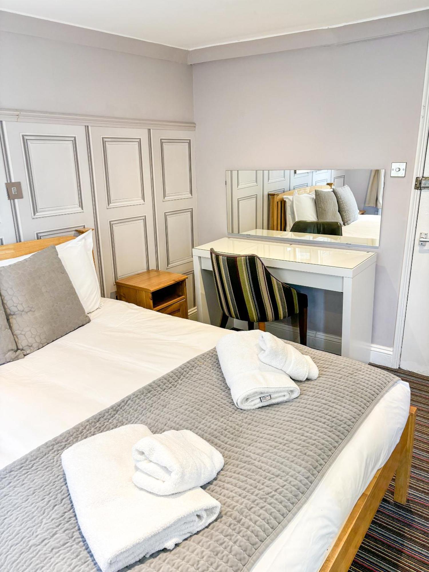 X Brunswick Square 4*