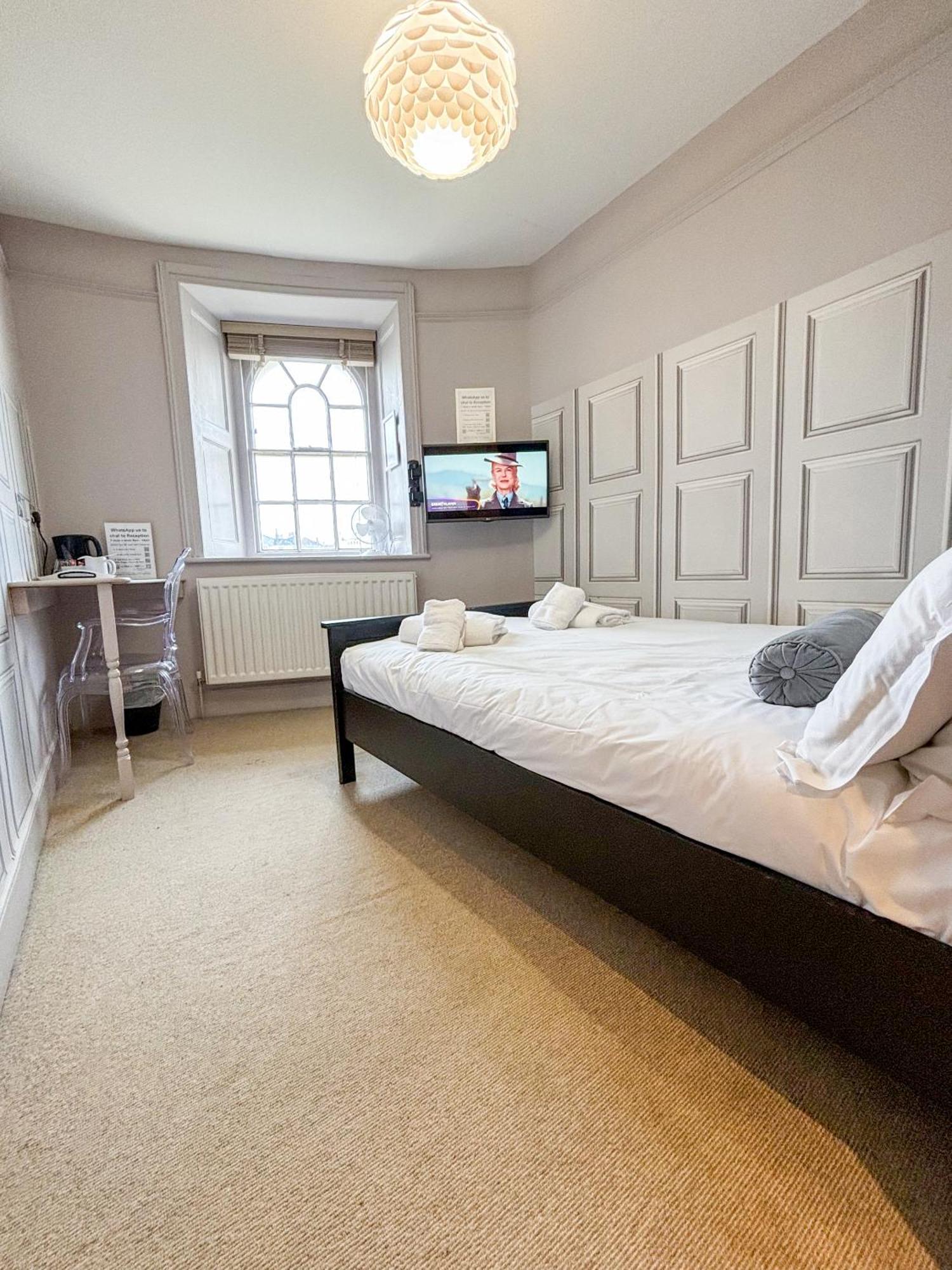 X Brunswick Square Hotel 4*