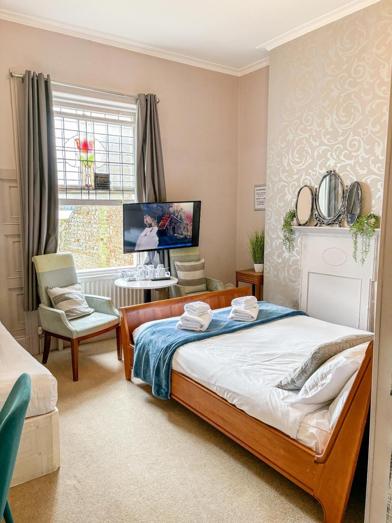 X Brunswick Square Brighton