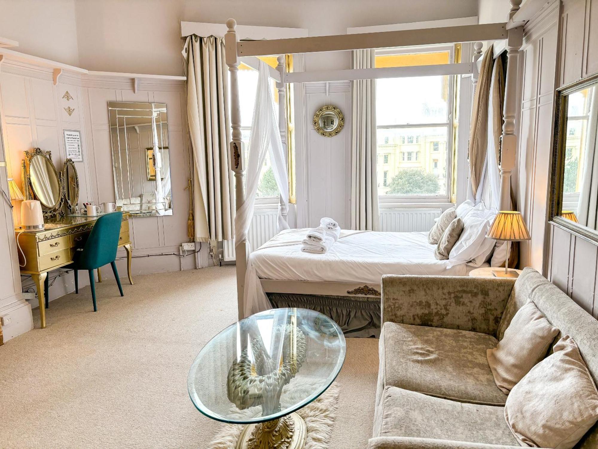 X Brunswick Square Hotel