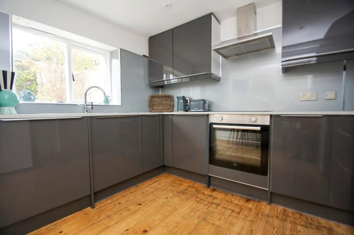 Regent House - By Lets Holiday home