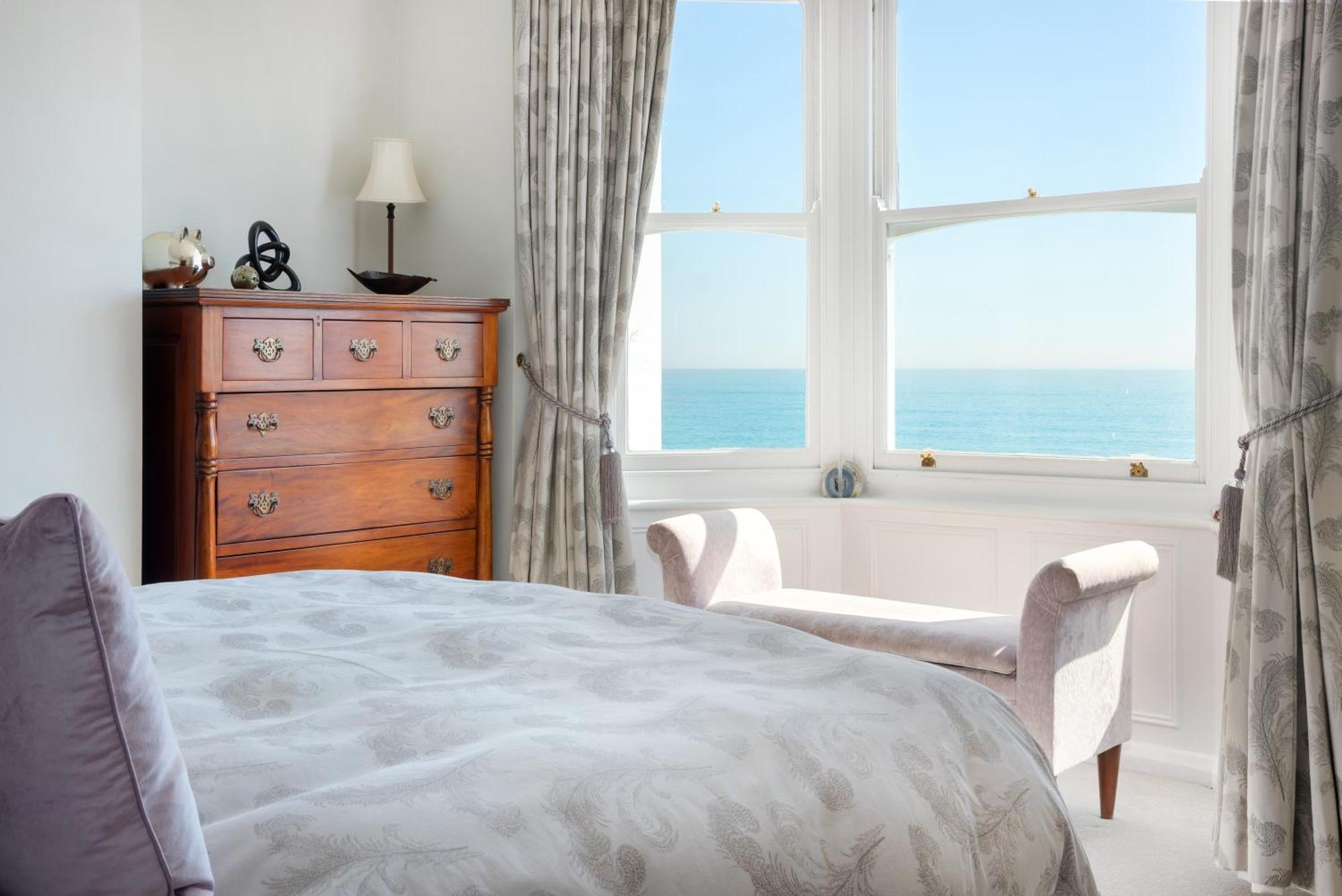 Holiday home Eastcliff House & The Art Deco Flat *