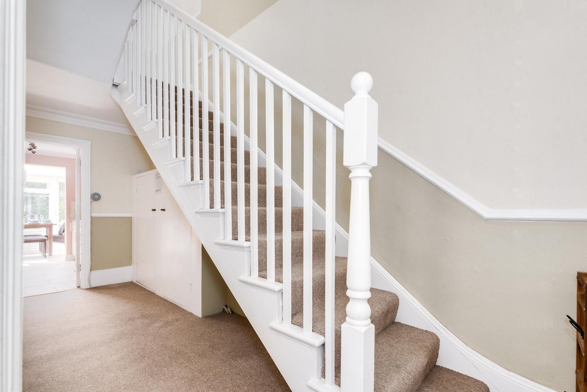 Happy Monkey Town House - Sleeps 9