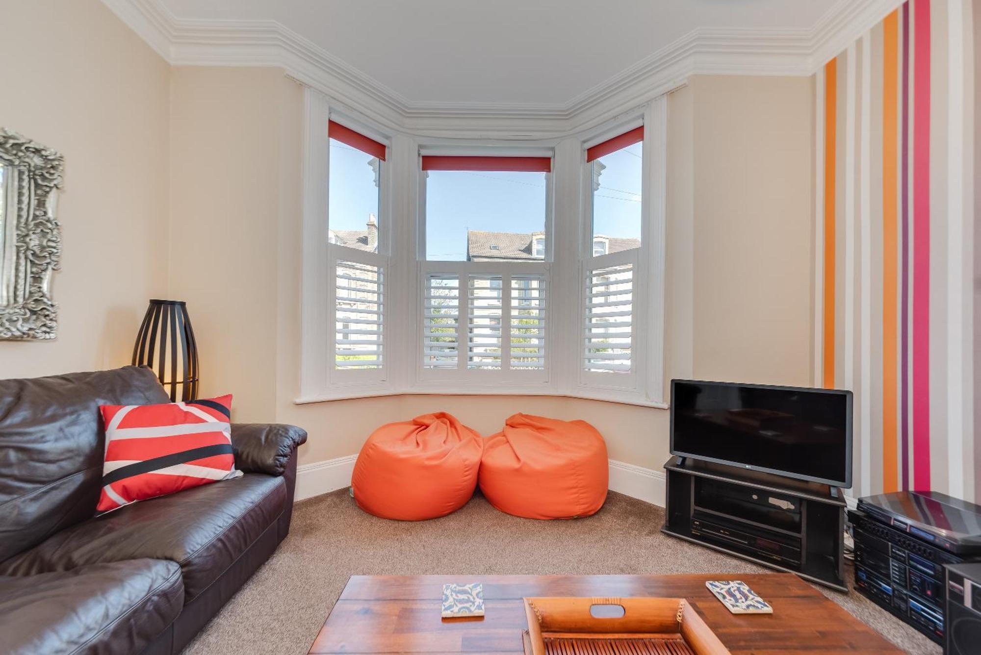 Happy Monkey Town House - Sleeps 9 Brighton