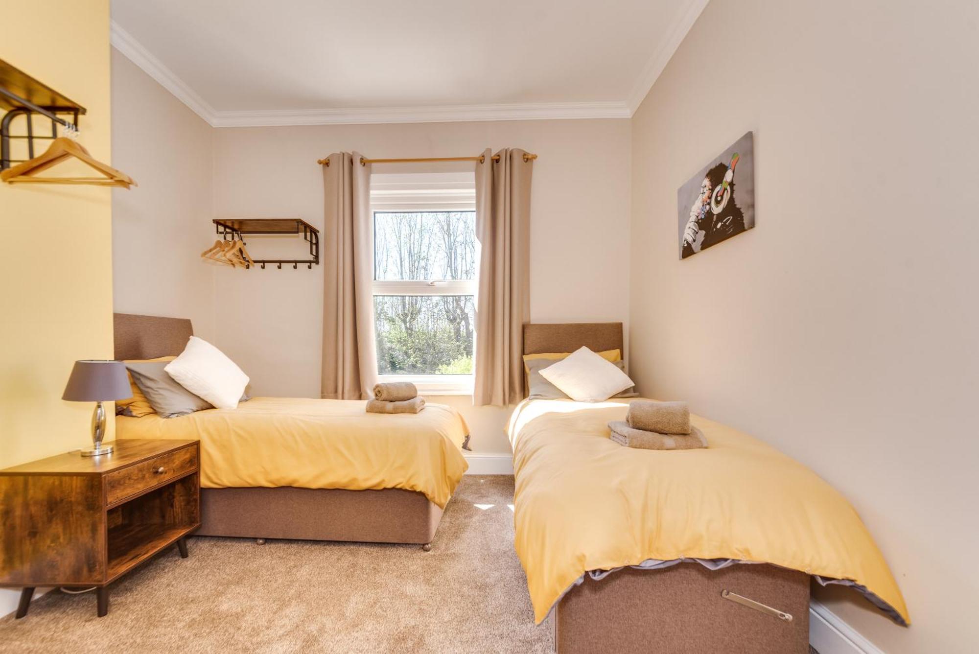 Happy Monkey Town House - Sleeps 9
