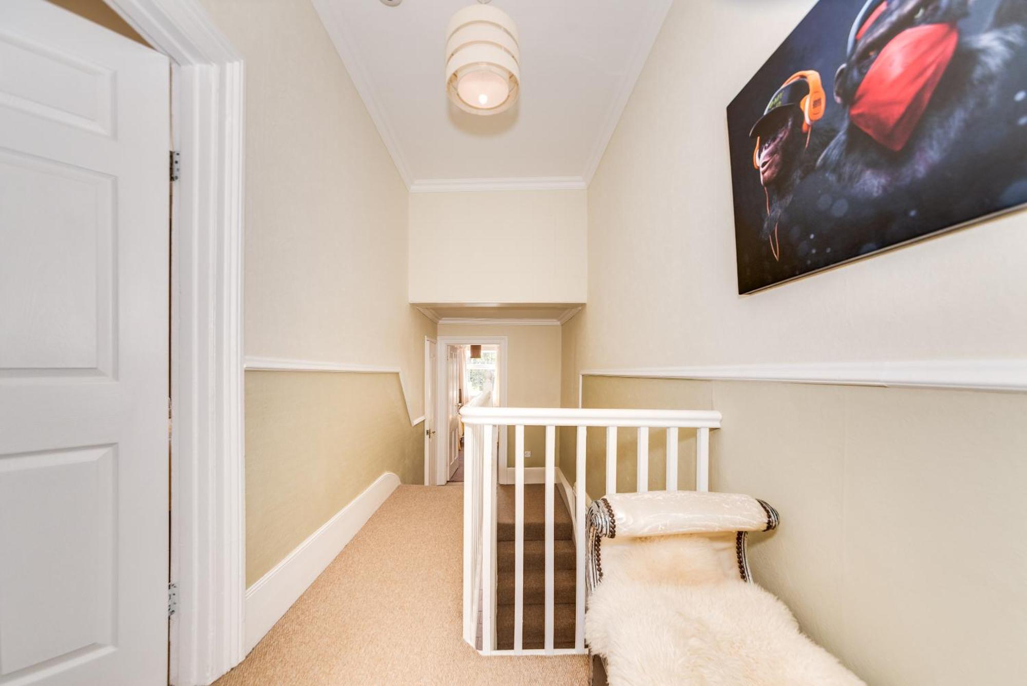 Holiday home Happy Monkey Town House - Sleeps 9 *