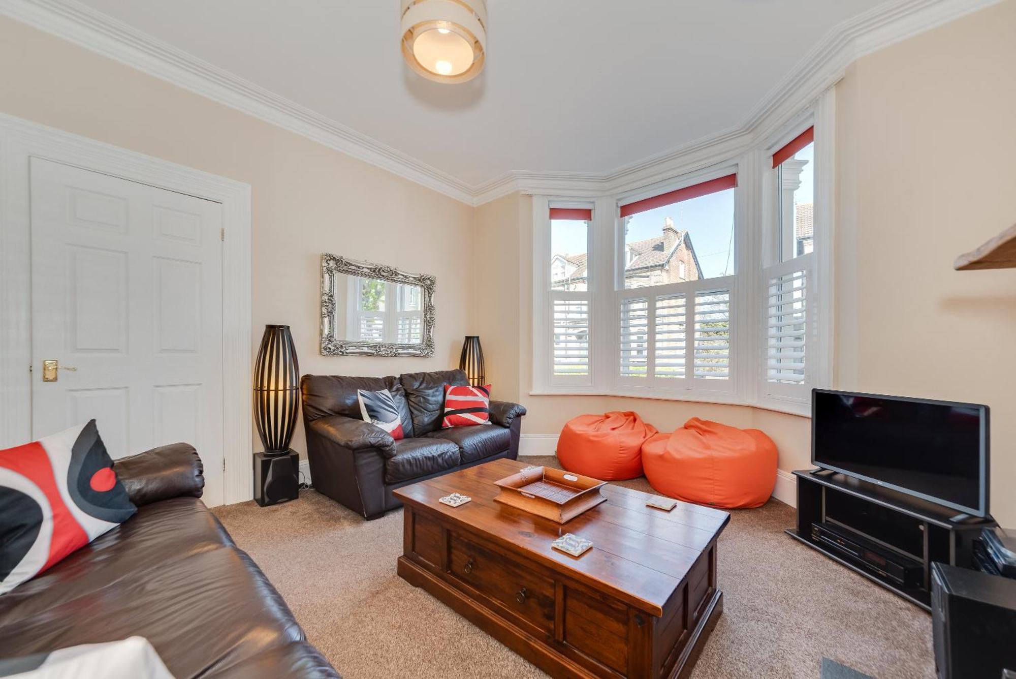 Happy Monkey Town House - Sleeps 9 Brighton