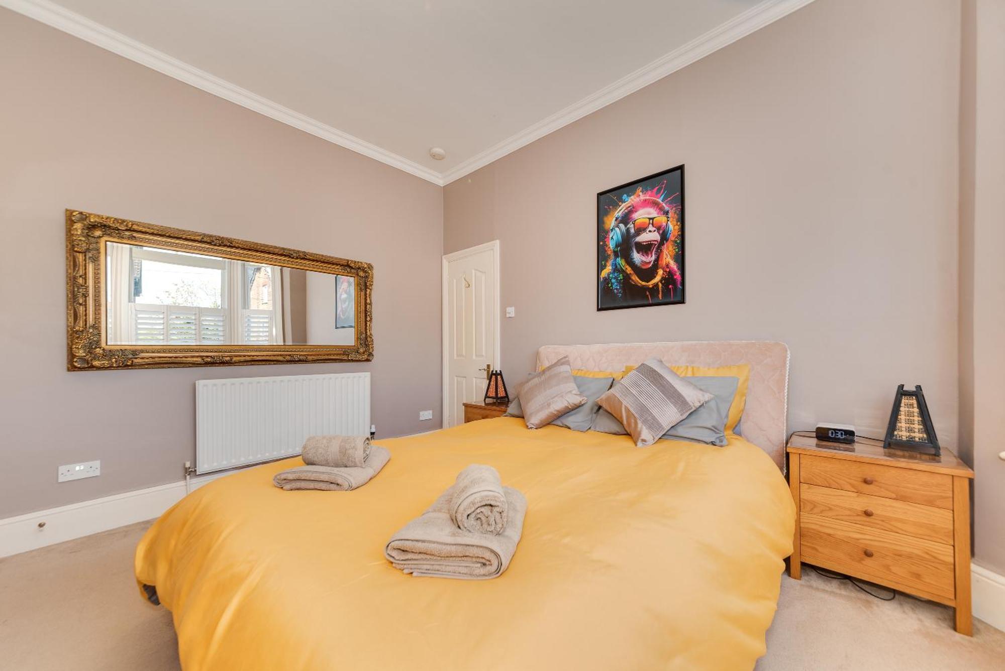 Happy Monkey Town House - Sleeps 9