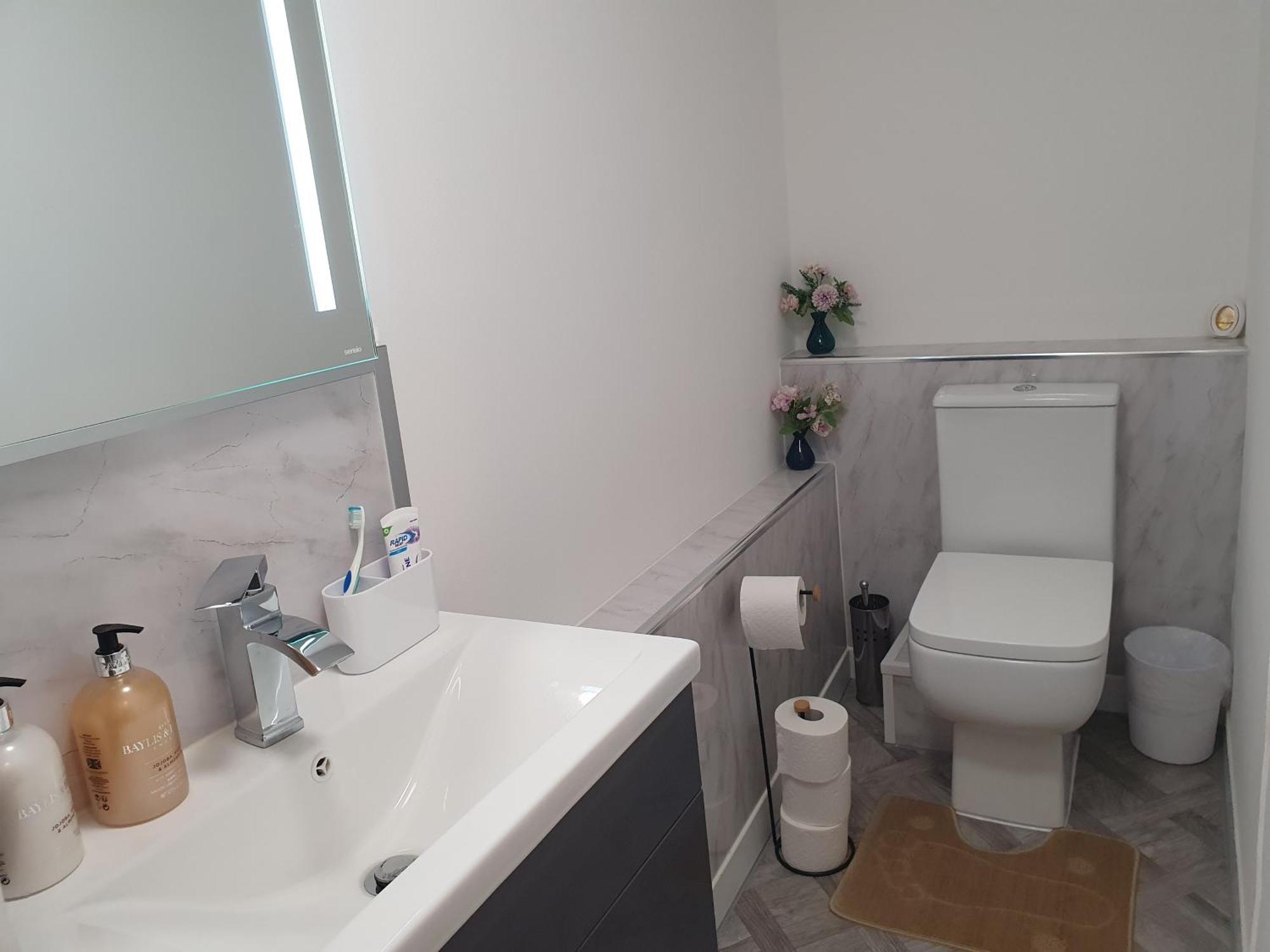 Cosy Seafront Luxury Studio Flat & Aa Apartment