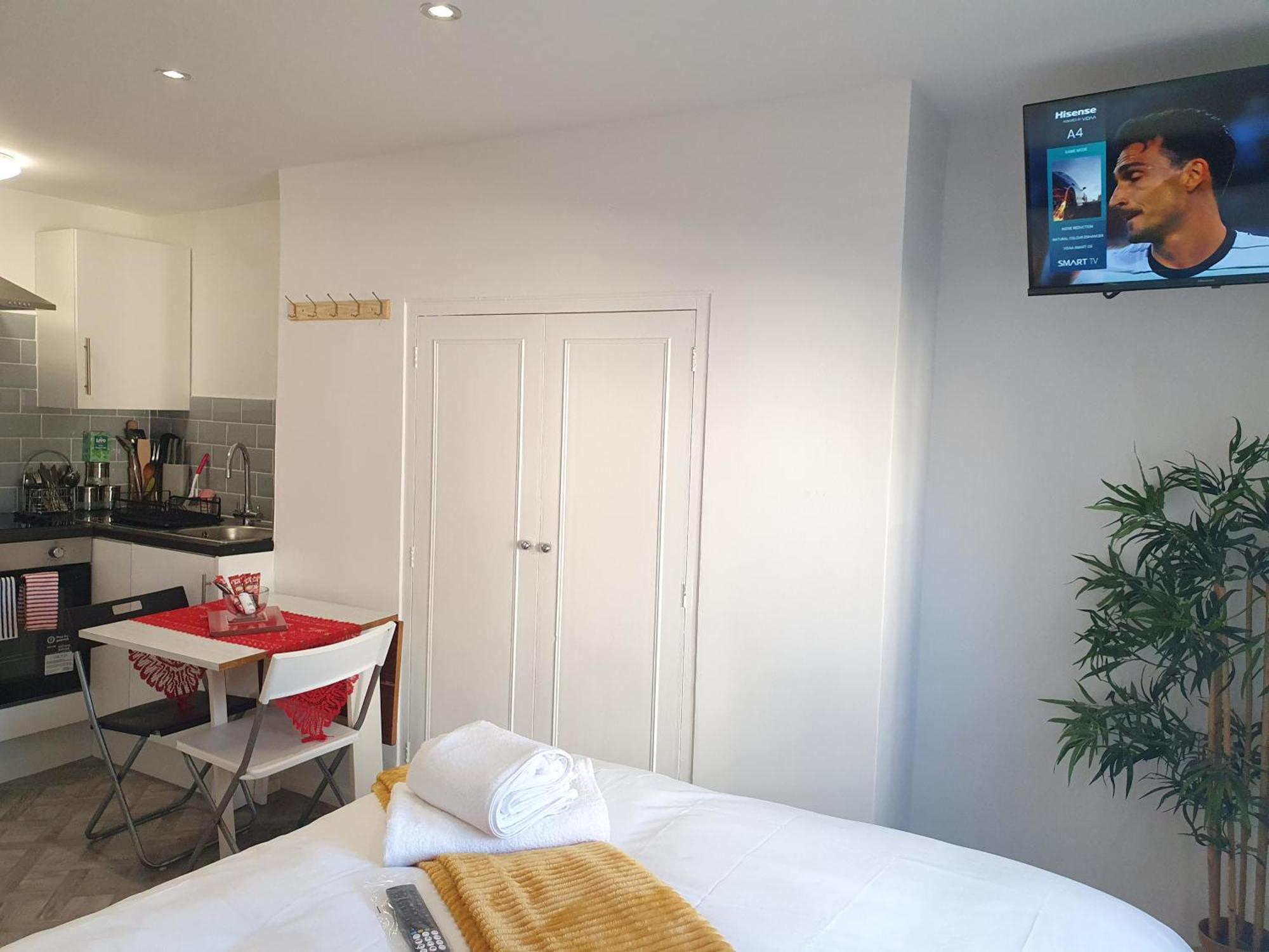 Cosy Seafront Luxury Studio Flat & Aa Apartment