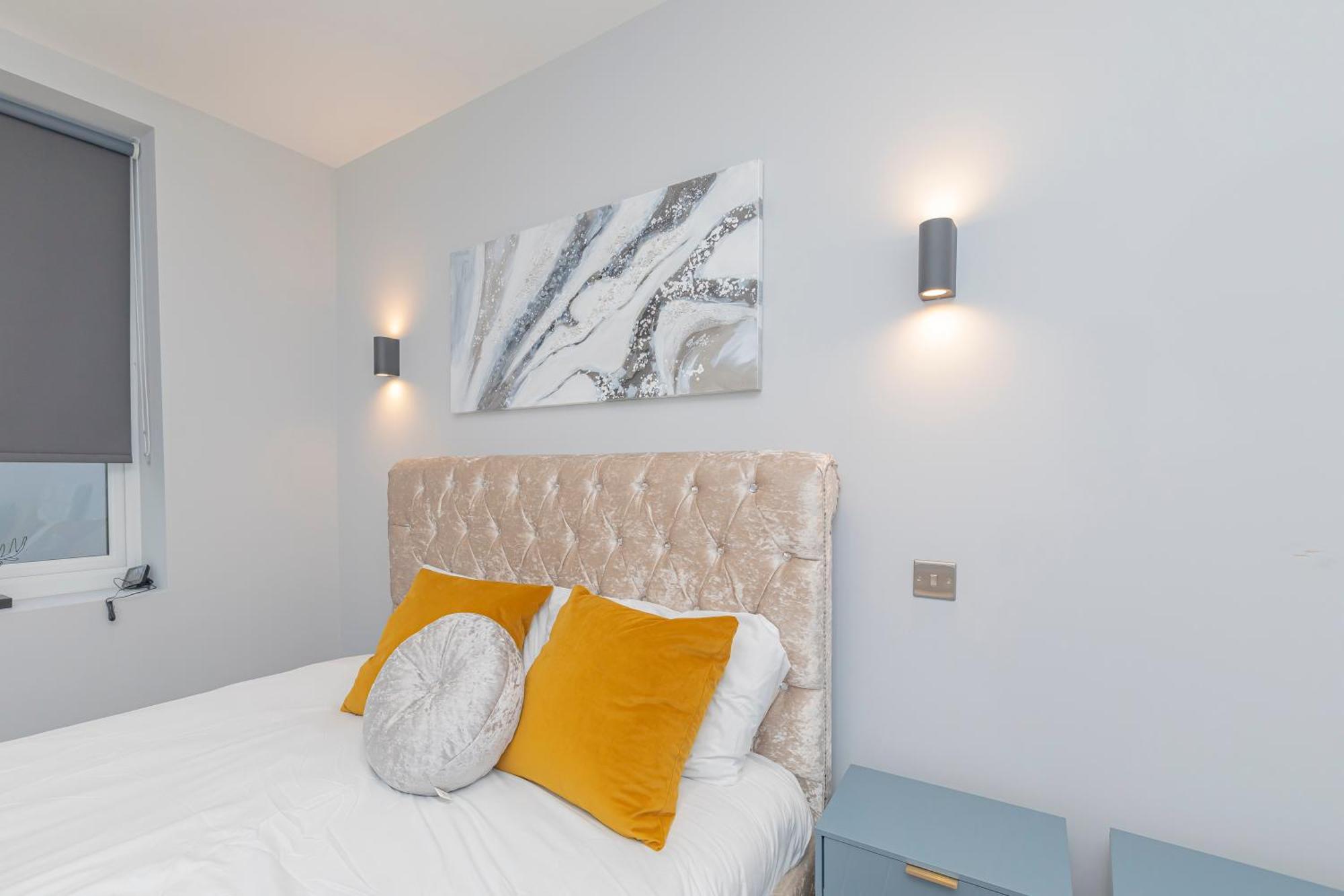 Flash Sales Offer - Any Week Day No Minimum Night Restrictions Centre Seafront 1 Bedroom Flat Bn133duk02 *