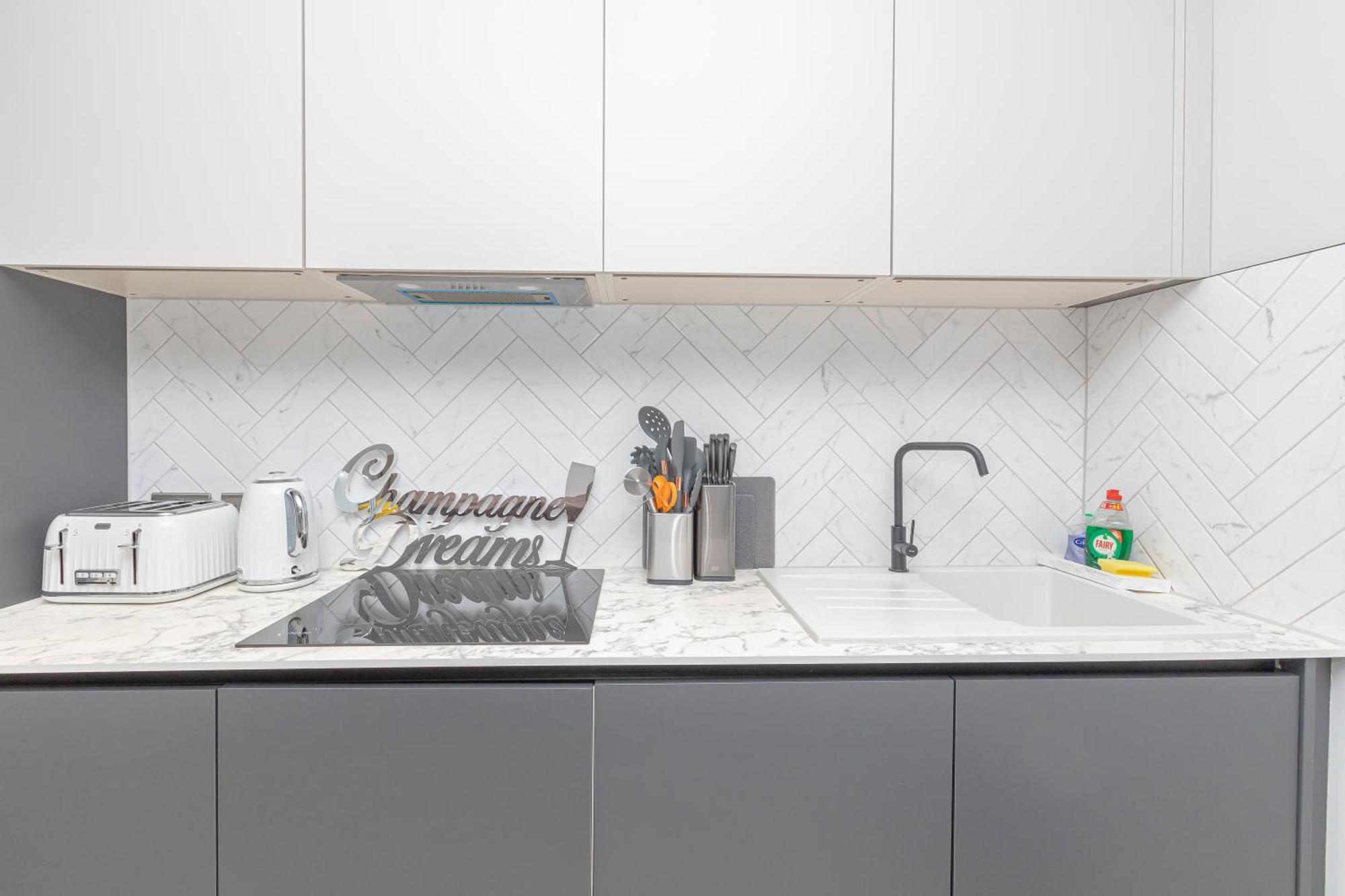 Flash Sales Offer - Any Week Day No Minimum Night Restrictions Centre Seafront 1 Bedroom Flat Bn133duk02 Apartment Brighton