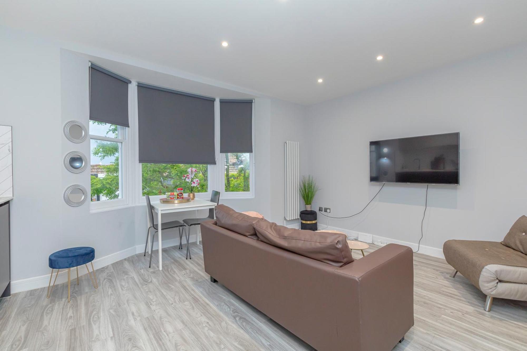 Flash Sales Offer - Any Week Day No Minimum Night Restrictions Centre Seafront 1 Bedroom Flat Bn133duk02 Apartment *