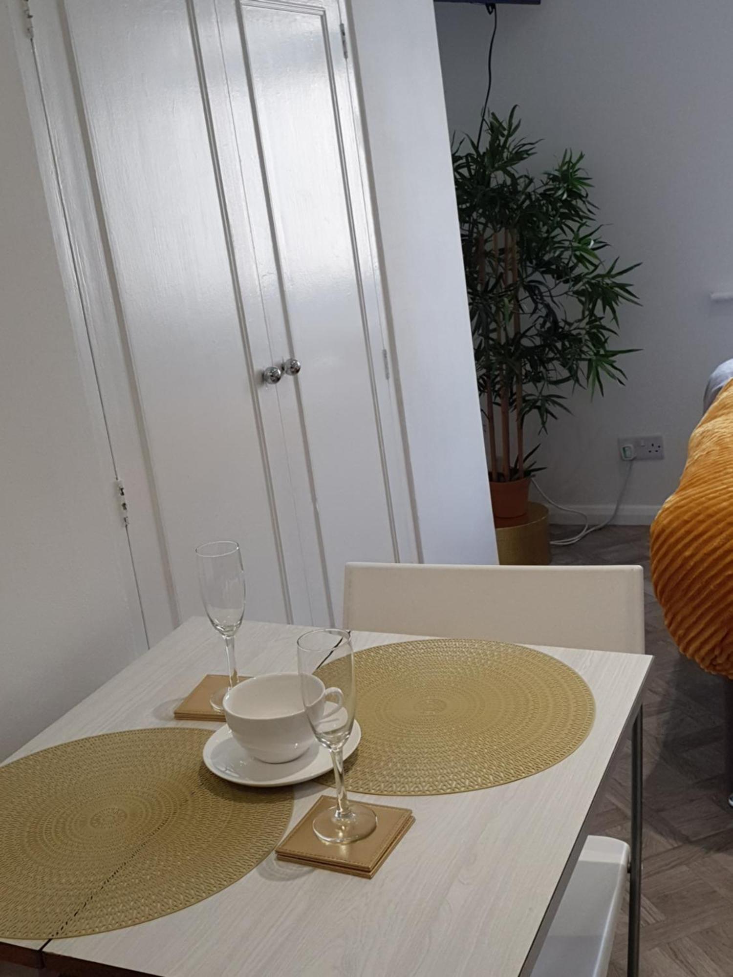 Cosy Seafront Luxury Studio Flat & Aa Apartment *