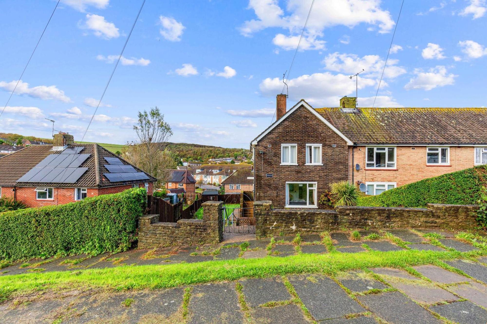 Luxury 3 Bedroom In *