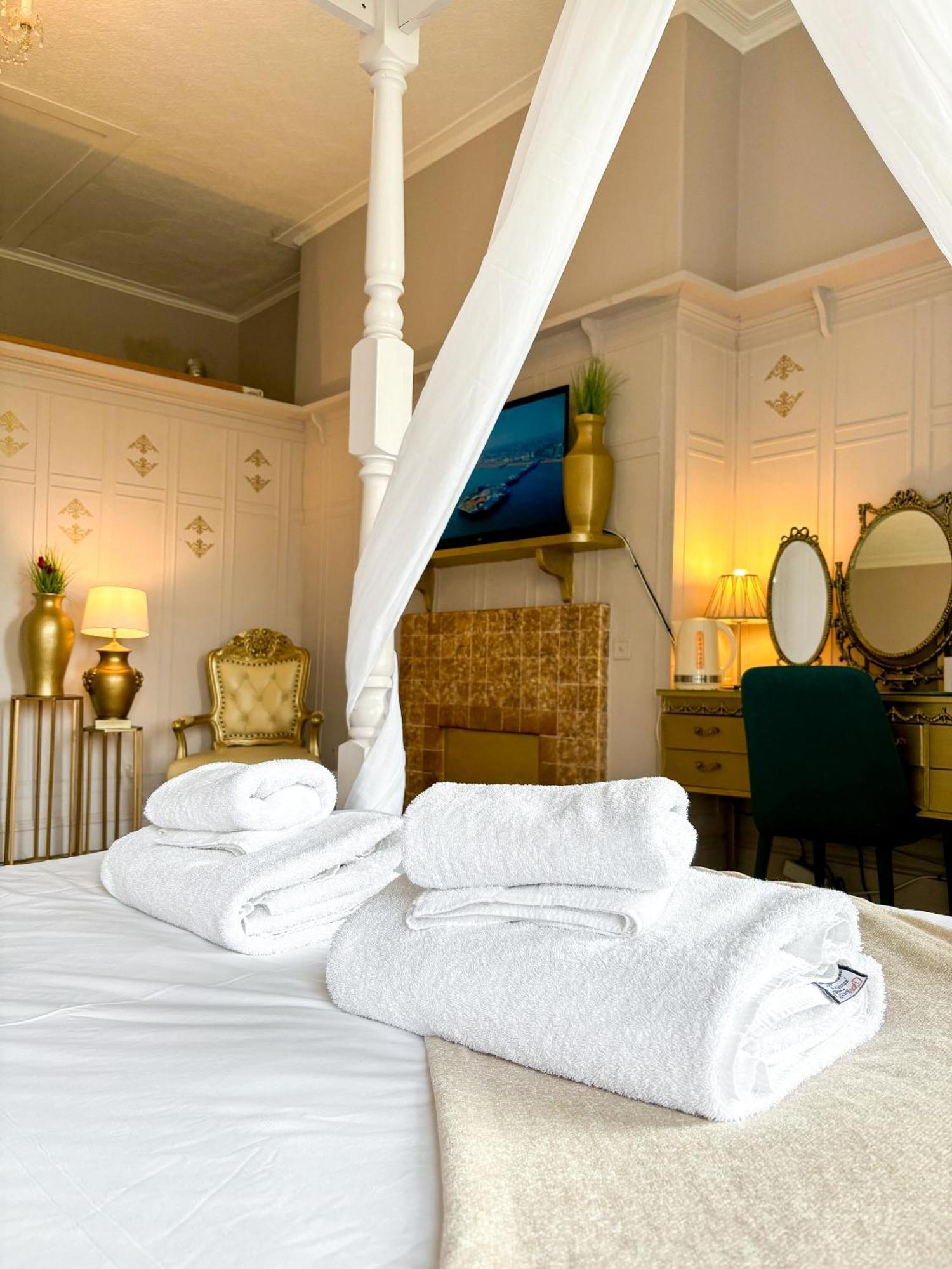 X Brunswick Square Hotel