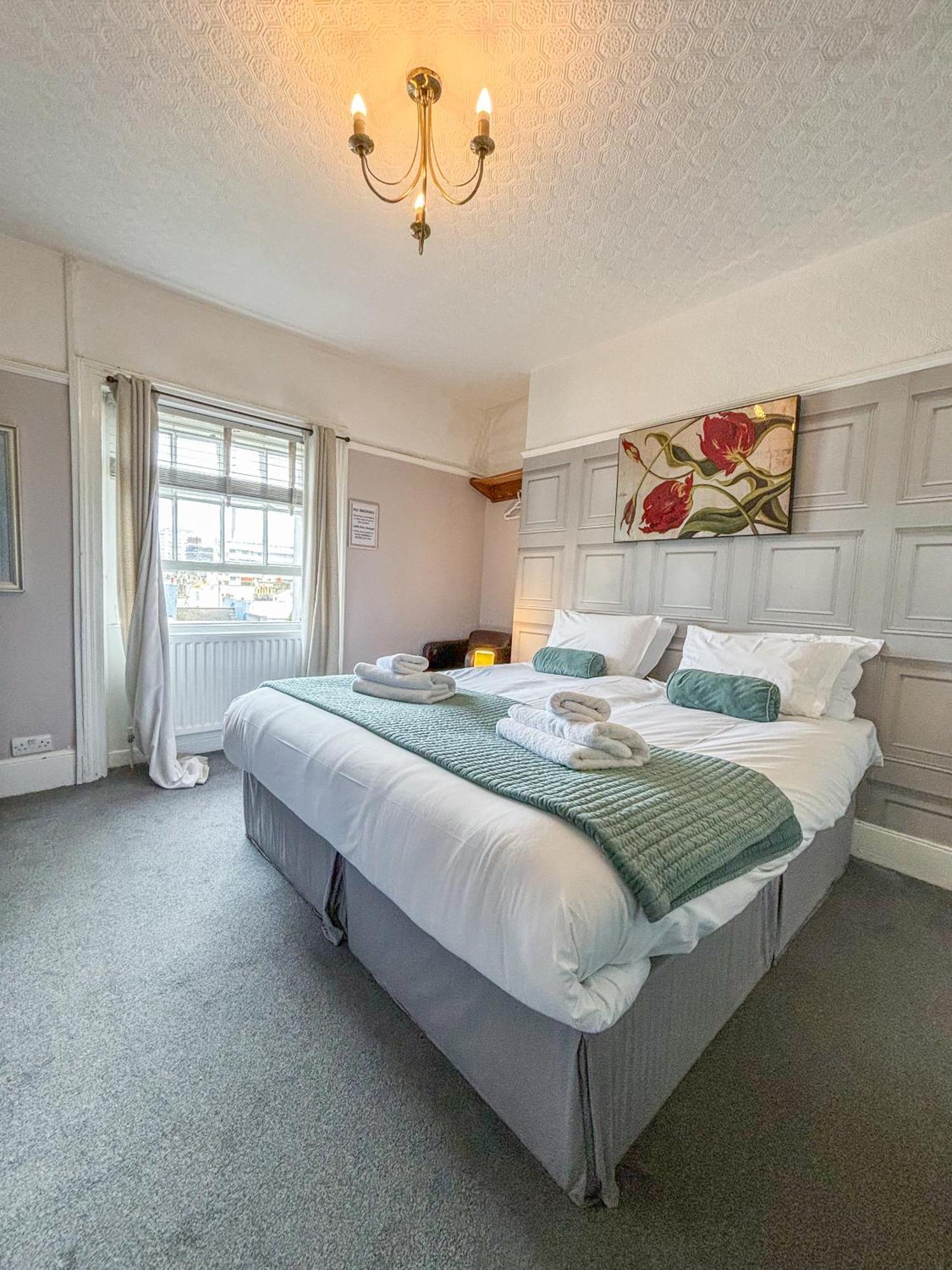 X Brunswick Square 4* Brighton
