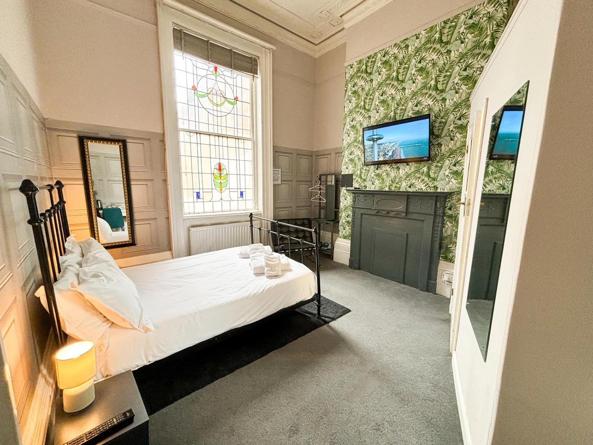 X Brunswick Square Hotel