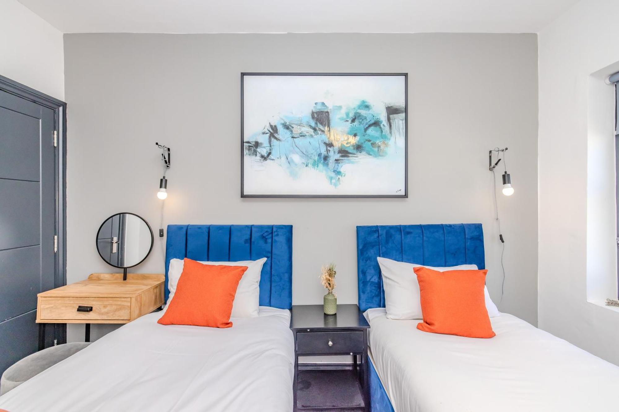 3 Bedroom I 2 Bathroom I Next To & Shopping Center Brighton