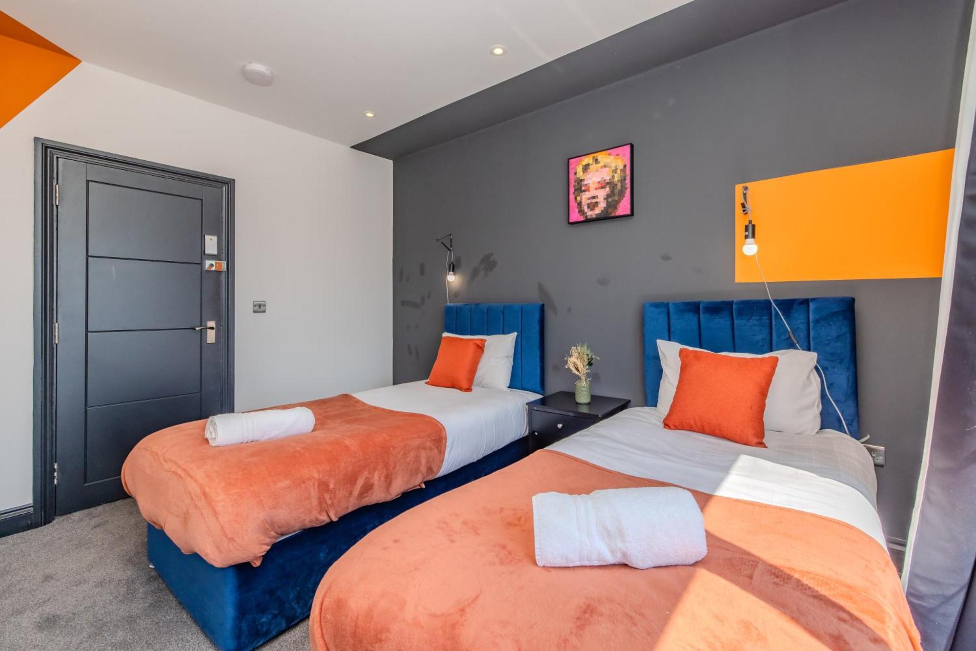 3 Bedroom I 2 Bathroom I Next To & Shopping Center Apartment Brighton