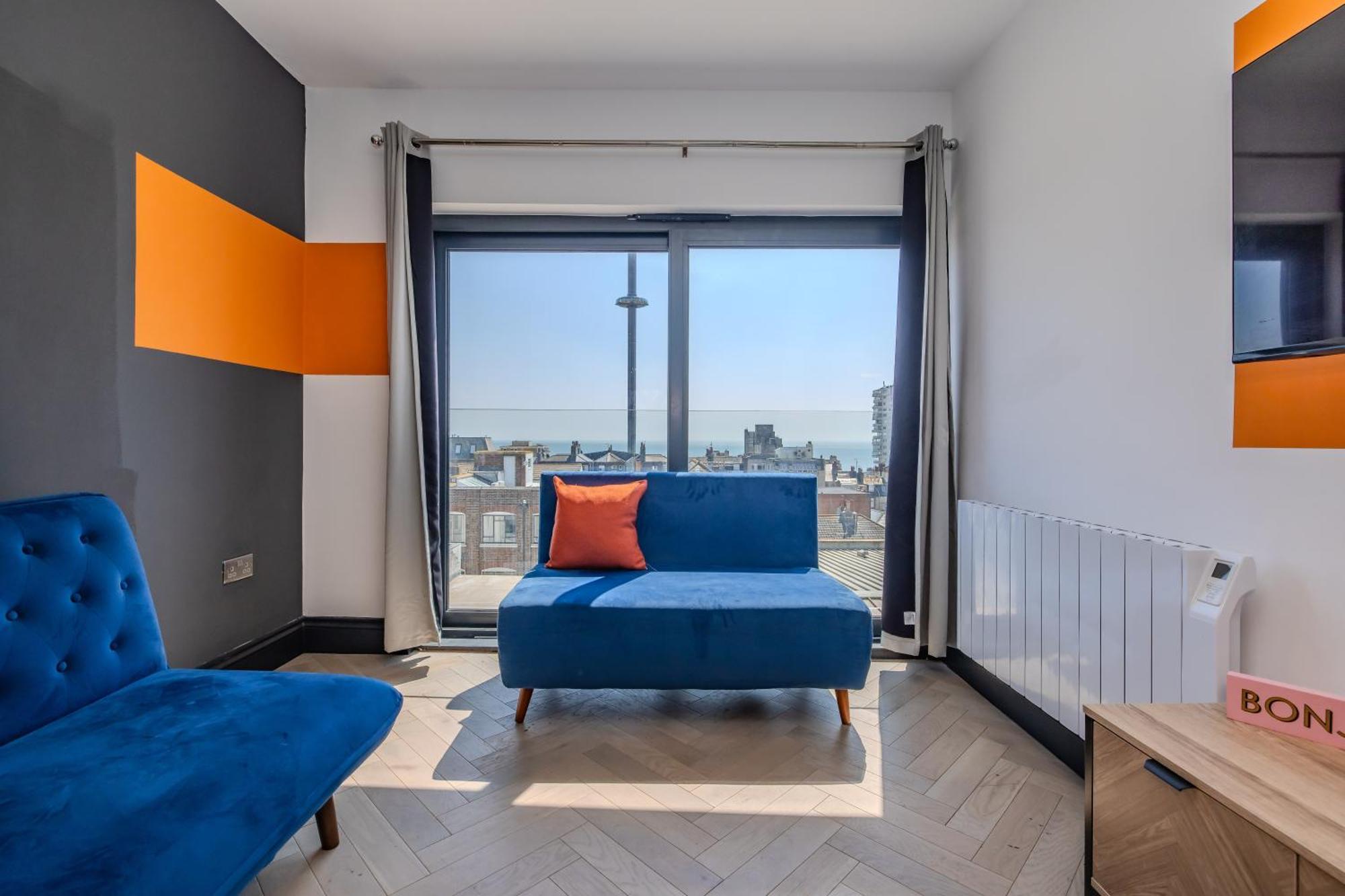 3 Bedroom I 2 Bathroom I Next To & Shopping Center Apartment Brighton