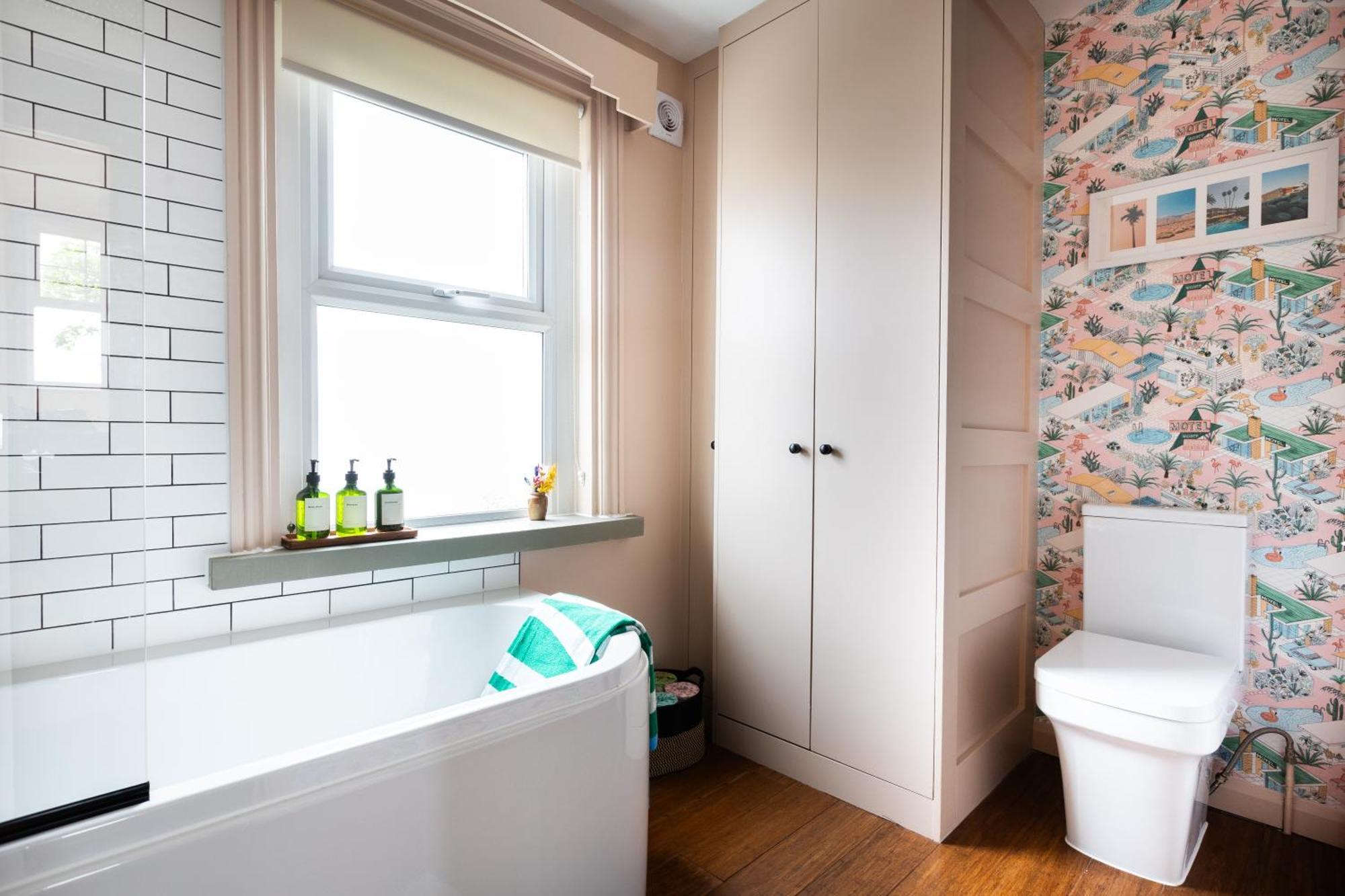 The Lorelei 2br Mid-century Modern Stylish Apartment Brighton