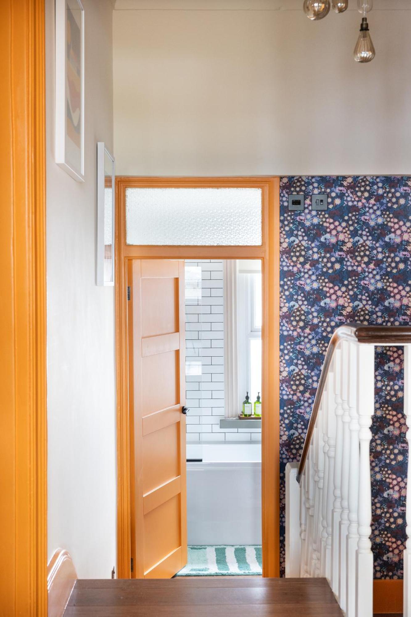 The Lorelei 2br Mid-century Modern Stylish