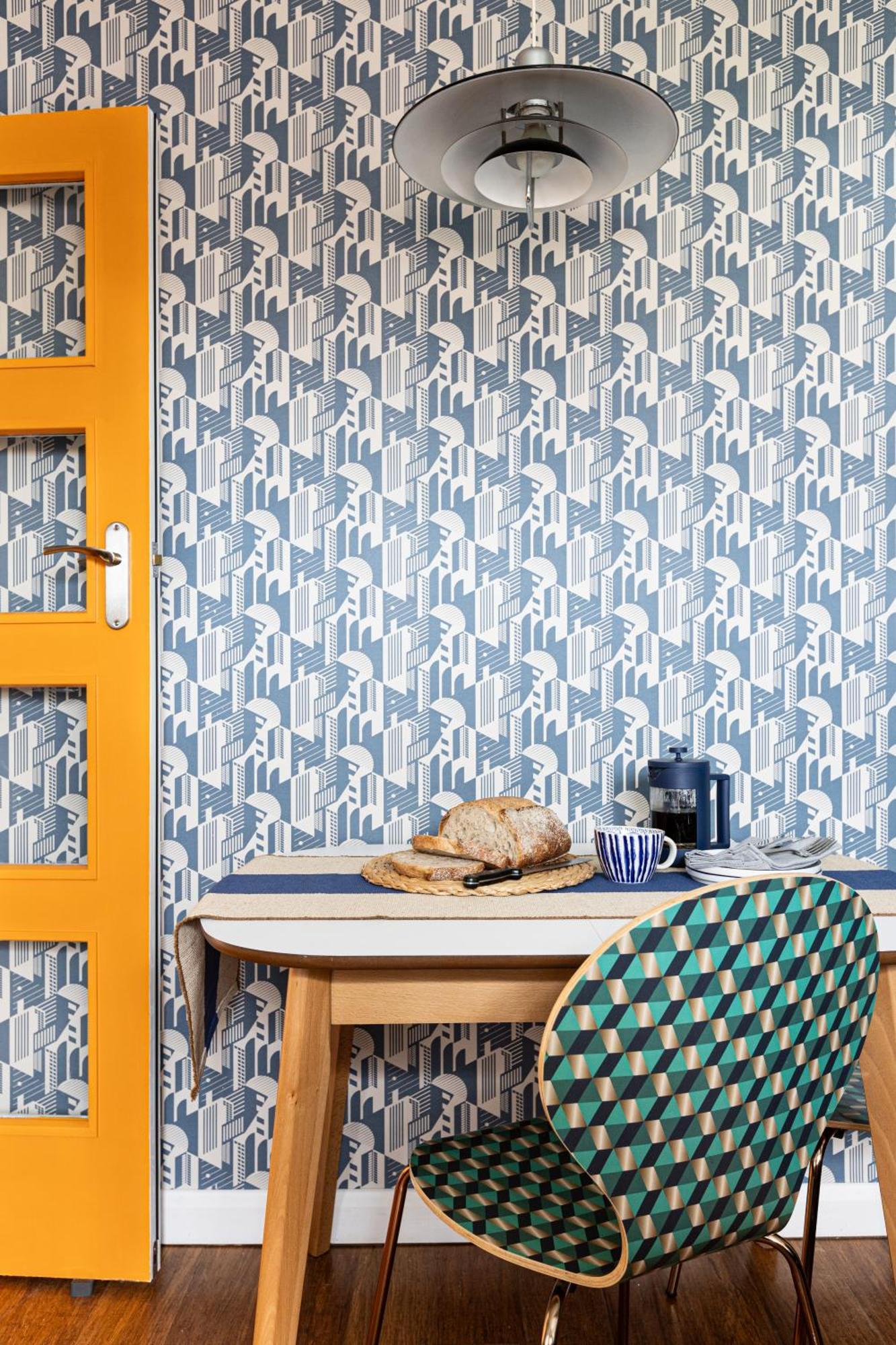 The Lorelei 2br Mid-century Modern Stylish * Brighton