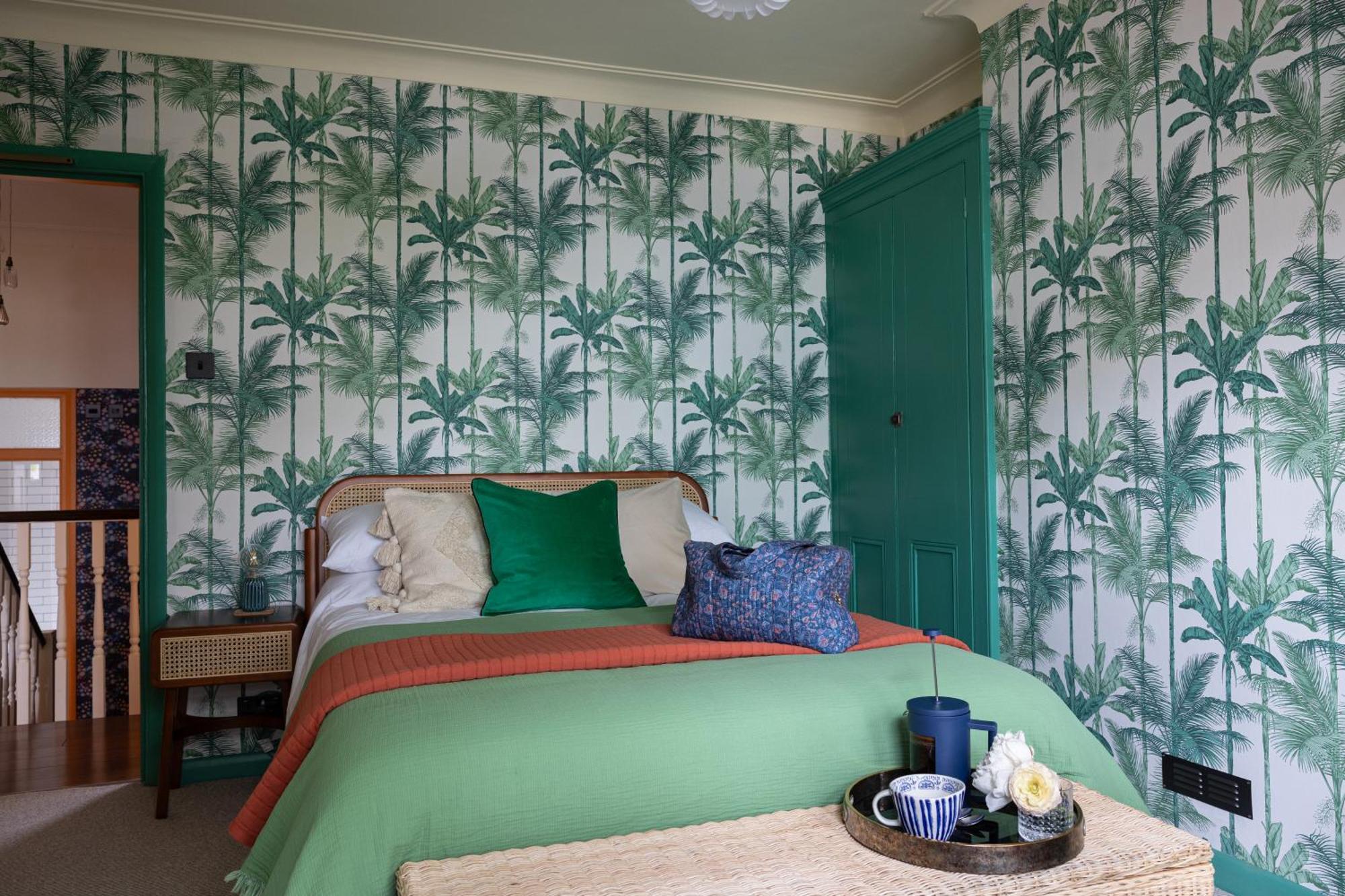 Apartment The Lorelei 2br Mid-century Modern Stylish