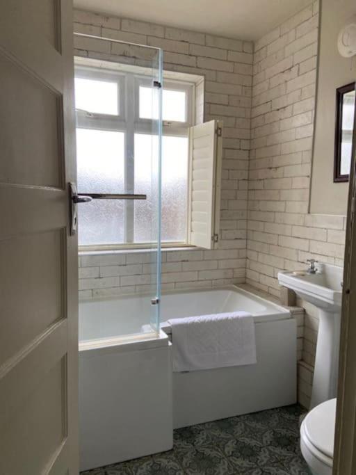 Lovely Bright House Close To Holiday home