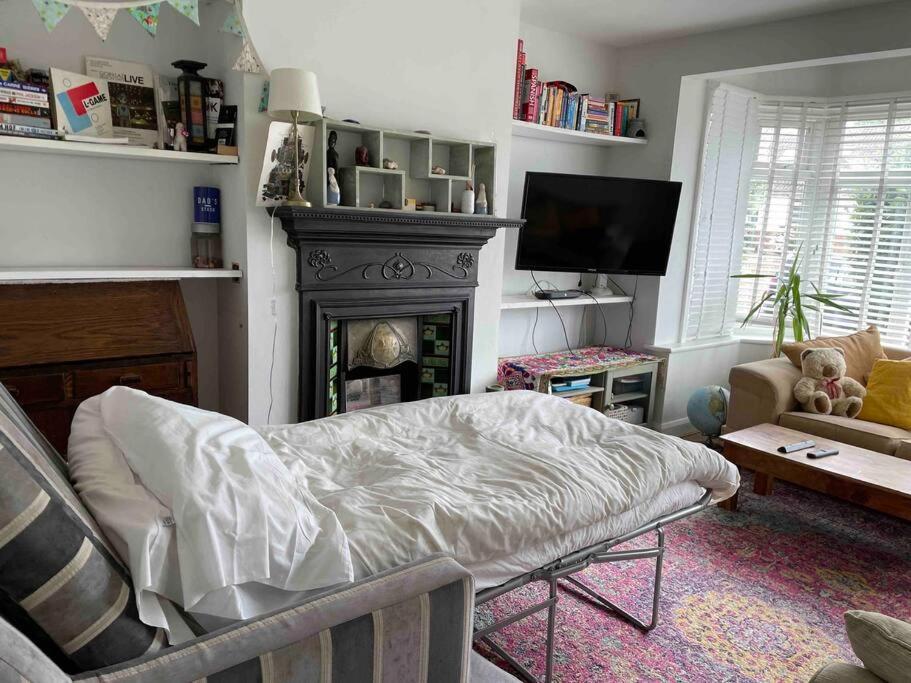 Holiday home Lovely Bright House Close To