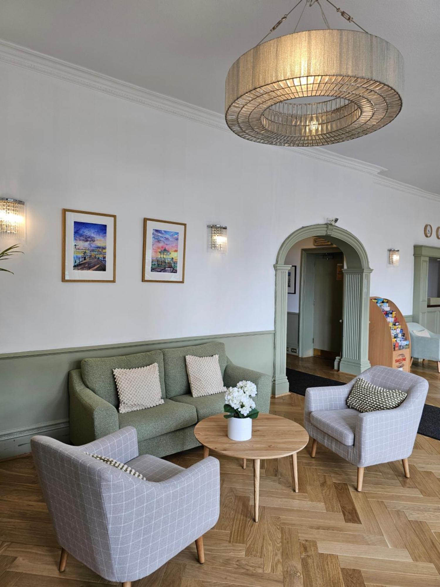Hotel The 2*