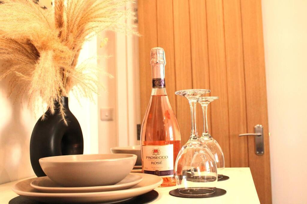 The Lanes Luxury - Rose Platinum Apartment