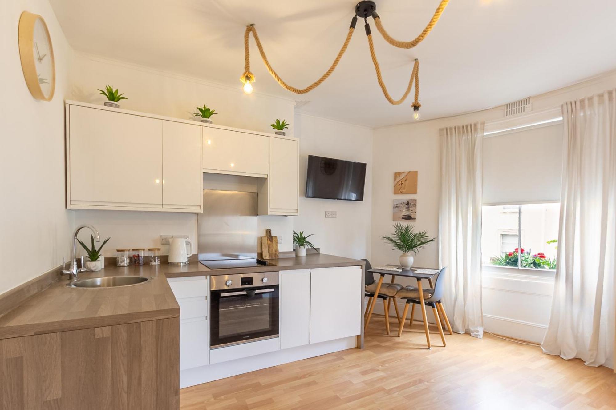 Spacious Apartment Brighton