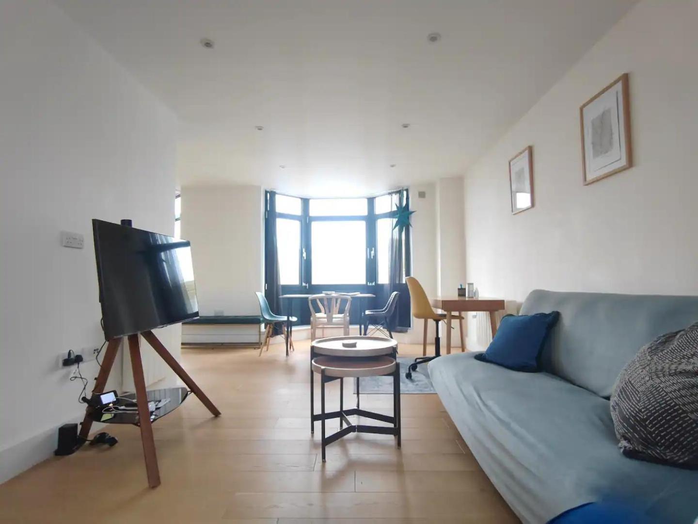 Regency Mews Apartment *