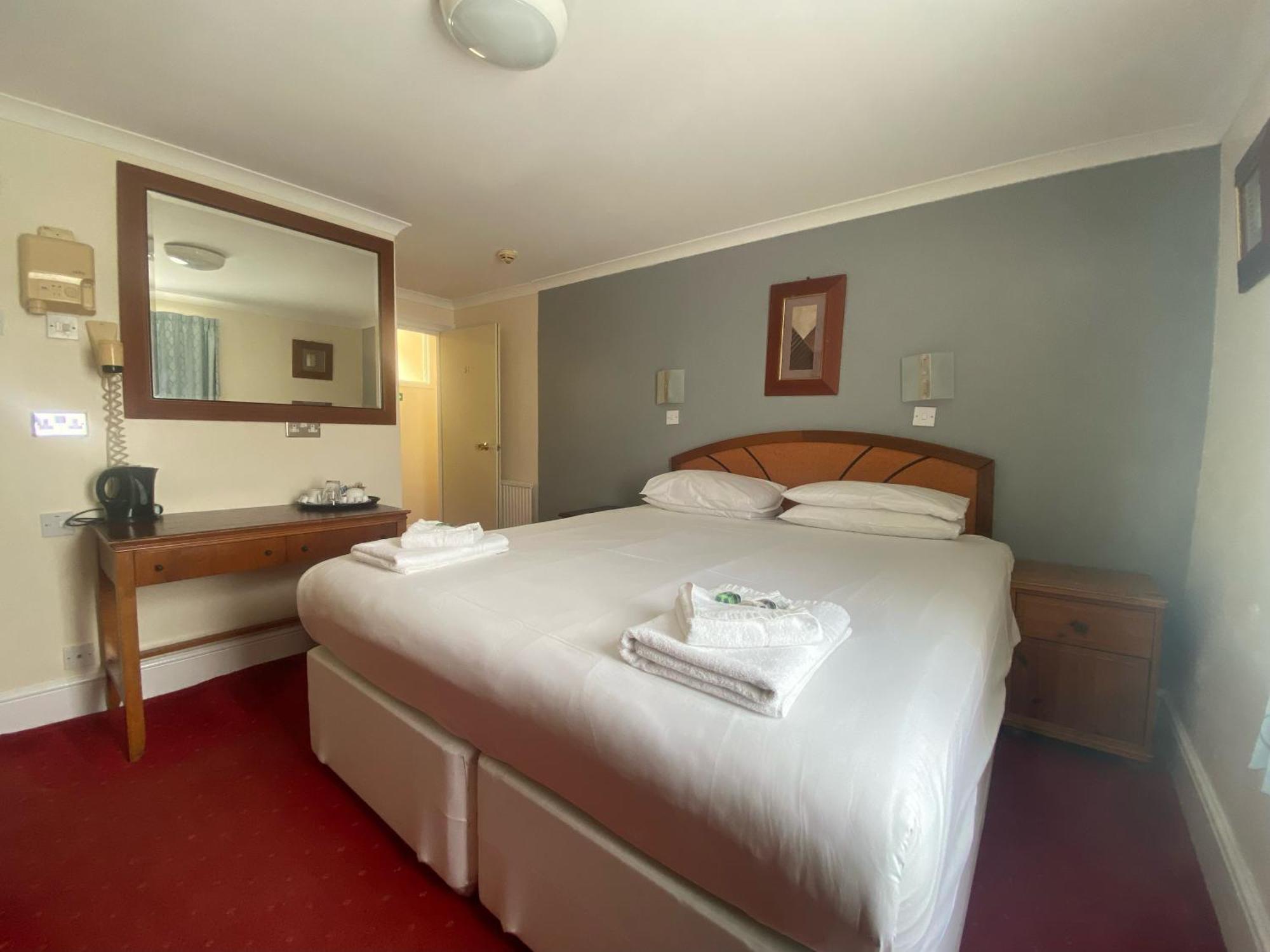 The Hotel 2*