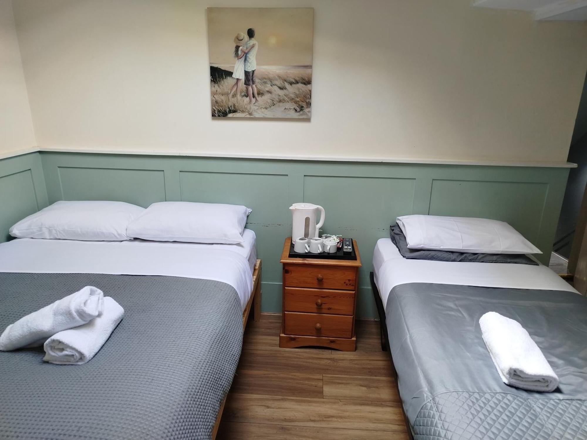 Hotel The Willows *