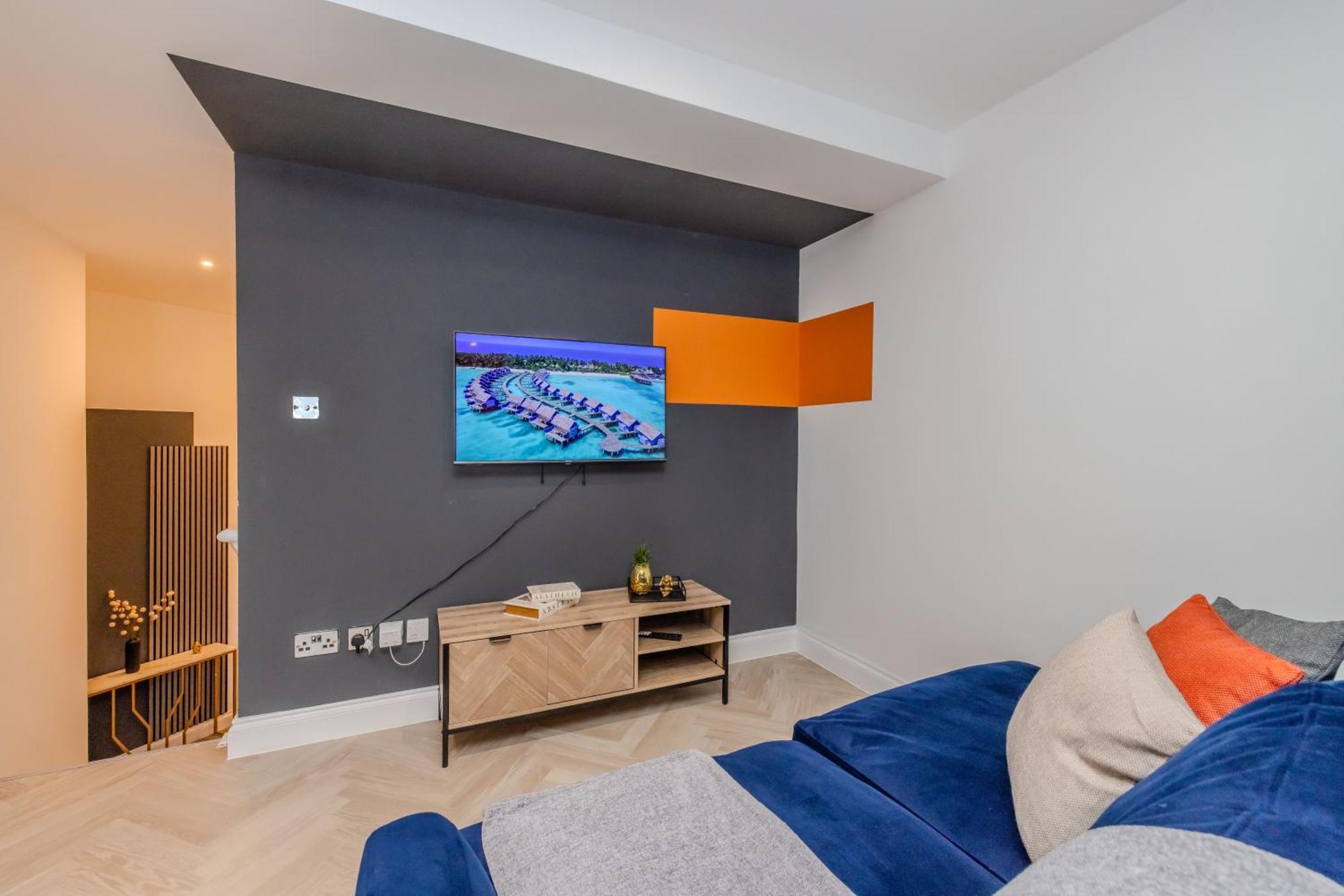 Super 2 Bedroom Aarptment Next To & Shopping Center Sleep 6 * Brighton