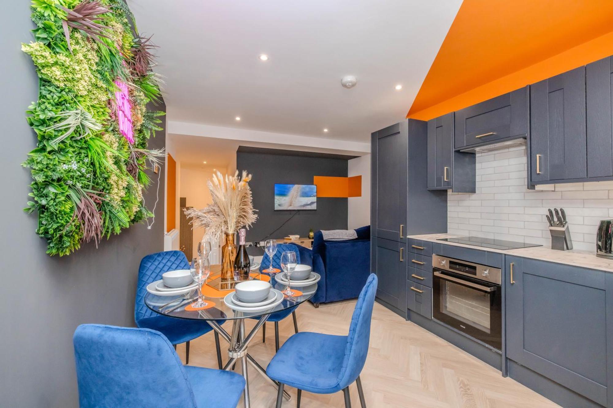 Super 2 Bedroom Aarptment Next To & Shopping Center Sleep 6 Apartment Brighton