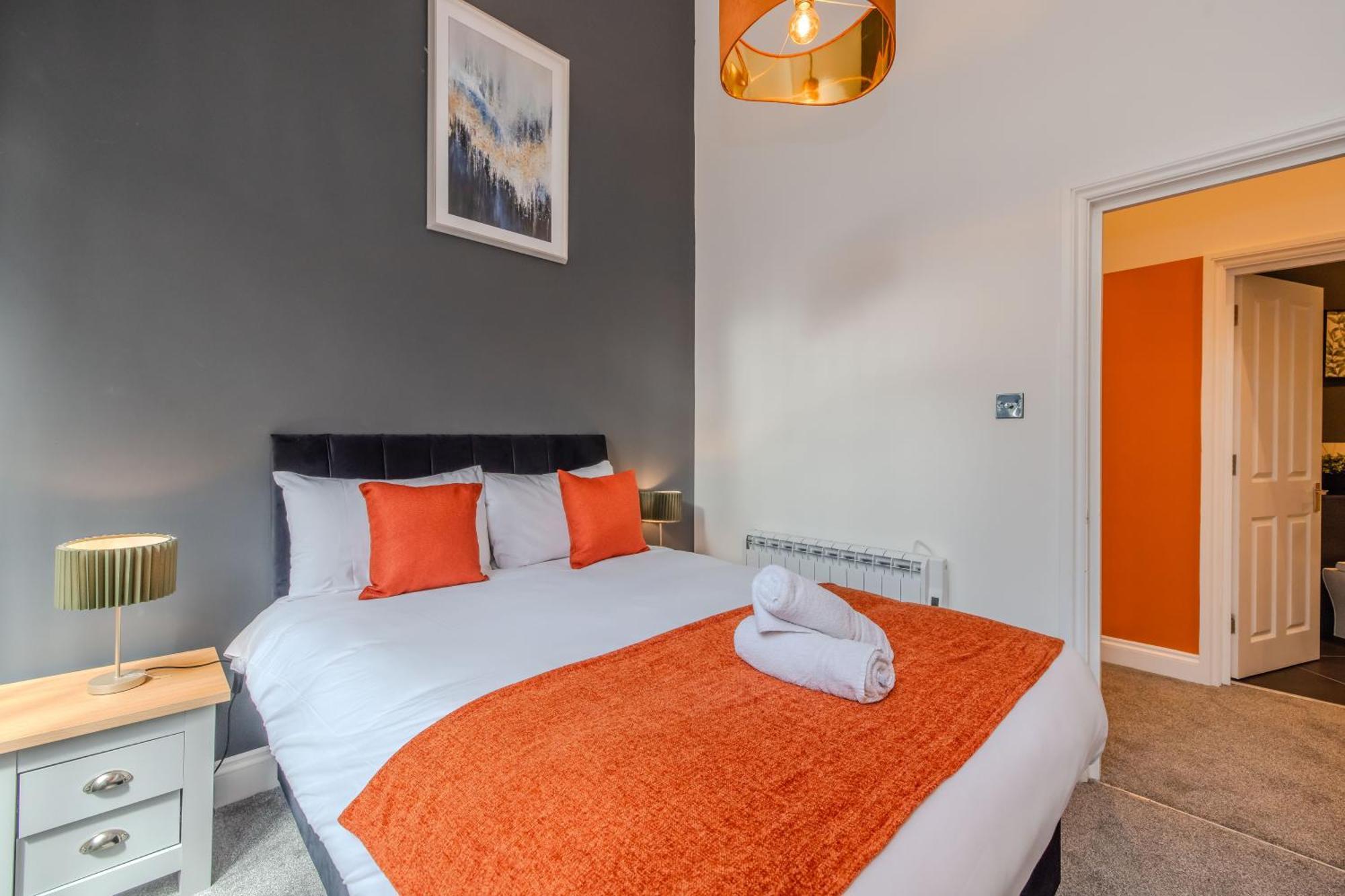 Super 2 Bedroom Aarptment Next To & Shopping Center Sleep 6 Apartment