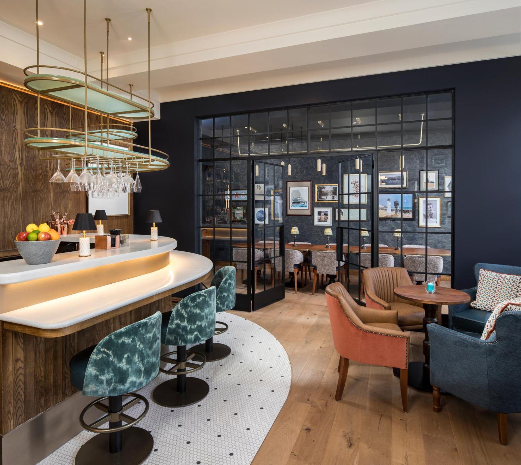 The White Horses By Everly Collection 4* Brighton